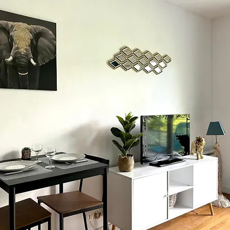 Lion - Parking Et Balcon - Campus Meudon