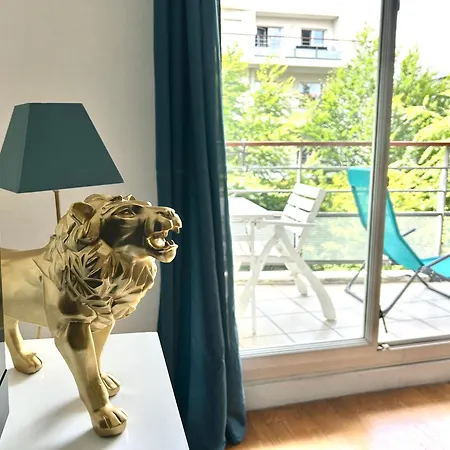 Lion - Parking Et Balcon - Campus Meudon